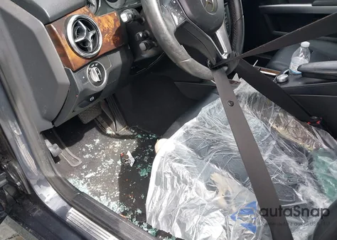 2015 Mercedes-Benz Glk 350 z USA, uszkodzony, nr VIN WDCGG5HB5FG395946